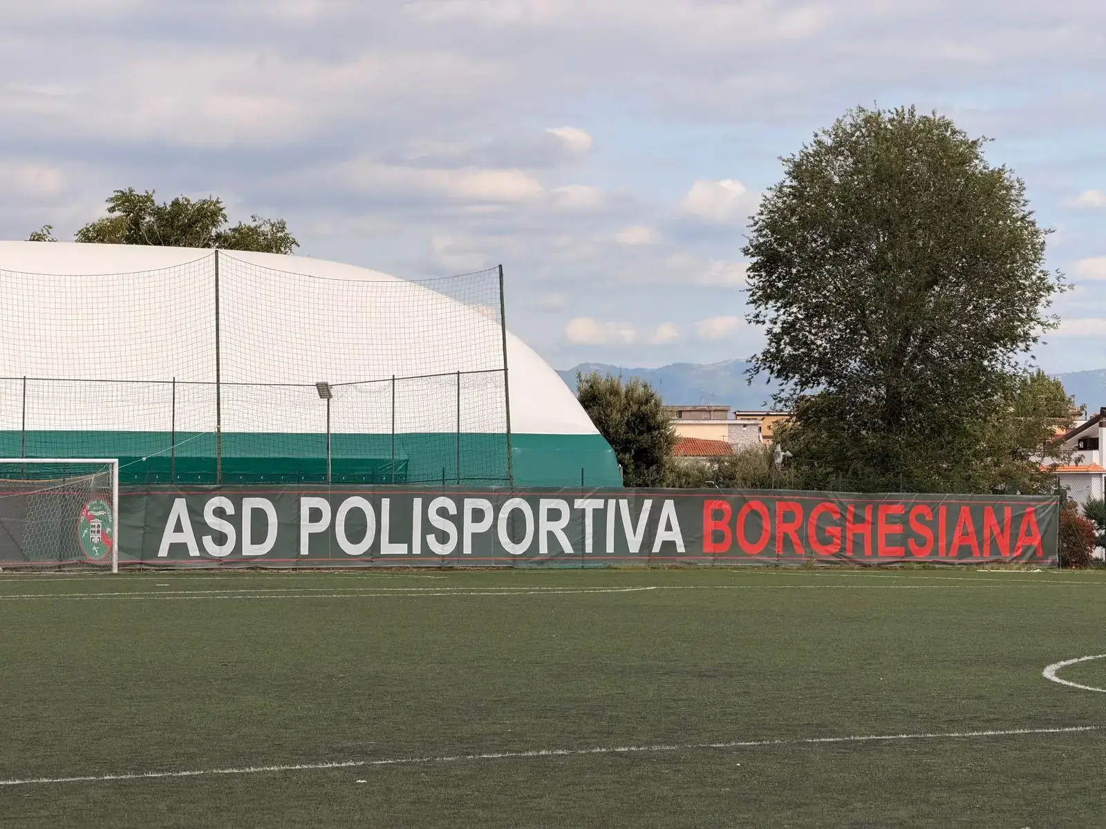 Polisportiva Borghesiana, inaugurate le nuove strutture a via Lentini: lavori su copertura, tribuna e illuminazione