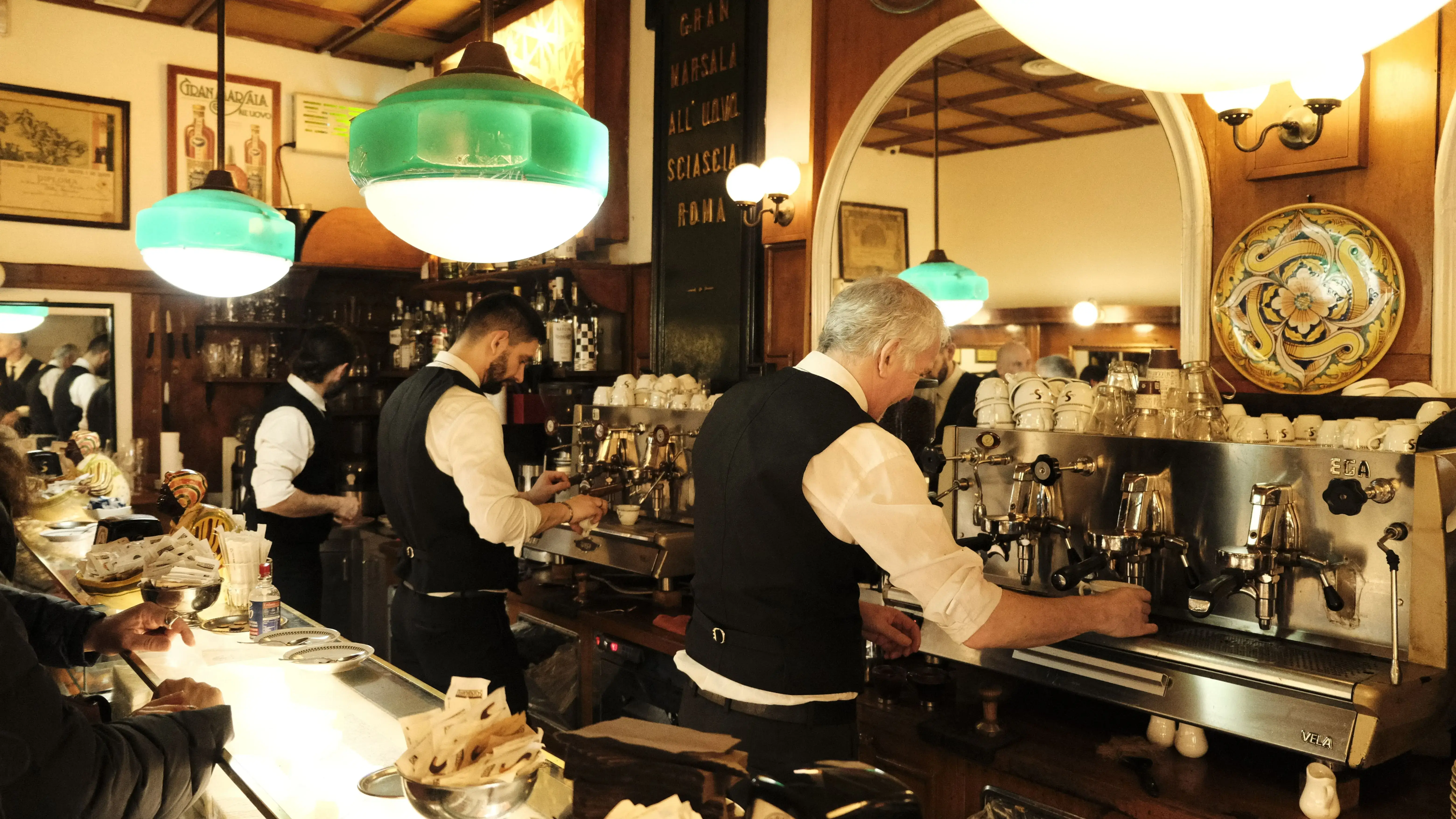 Bar di quartiere in crisi a Roma: -30% e 2.827 chiusure in sei anni