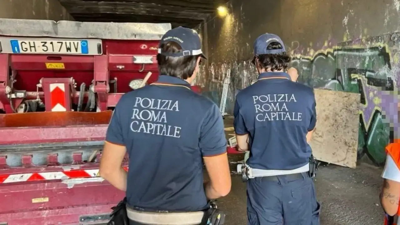 Roma, controlli tra Marconi e Trastevere: sette identificati e rifiuti rimossi
