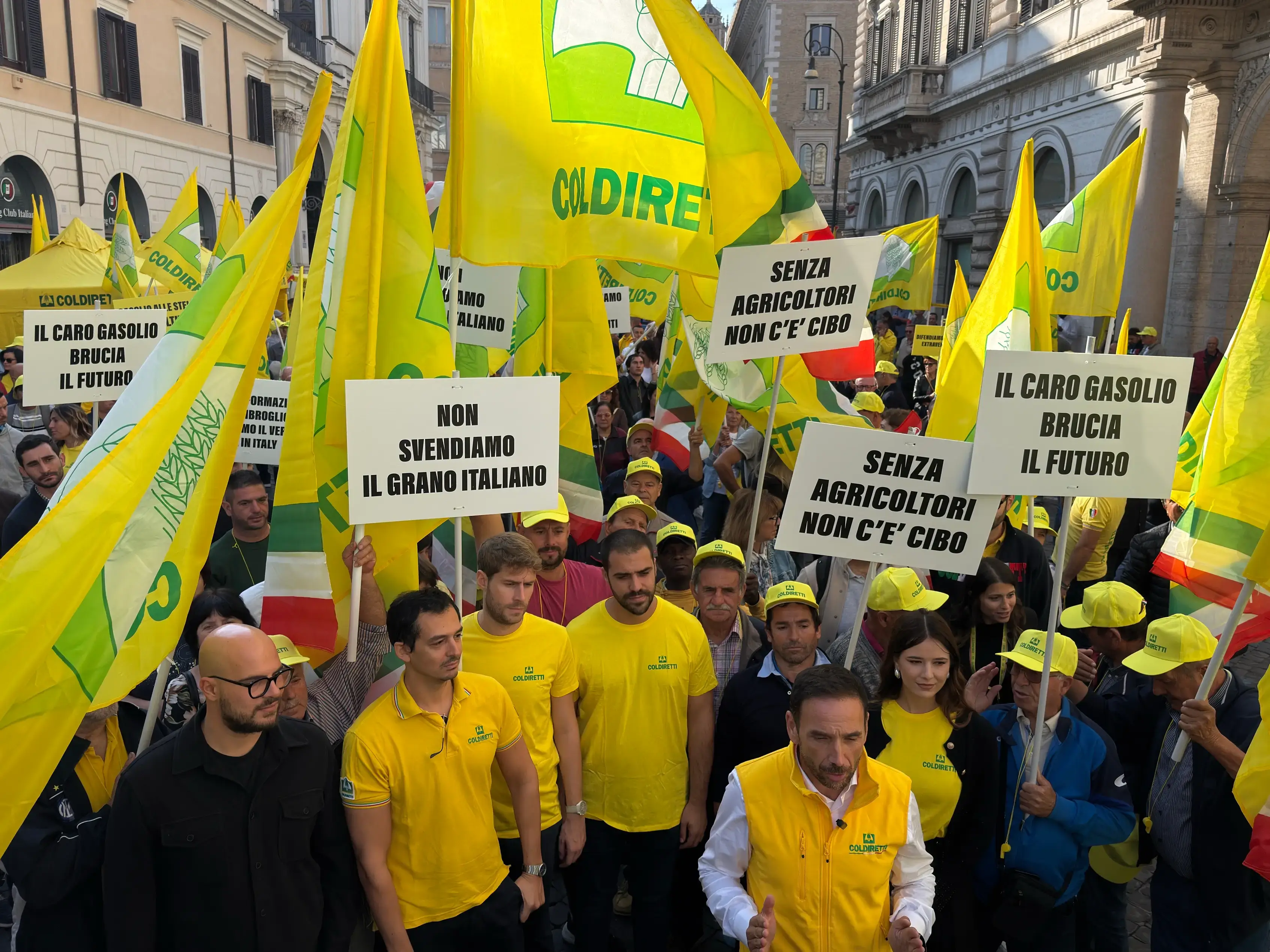 Agricoltori del Lazio in piazza a Roma: "Aumento dei costi e clima ci mettono in ginocchio"