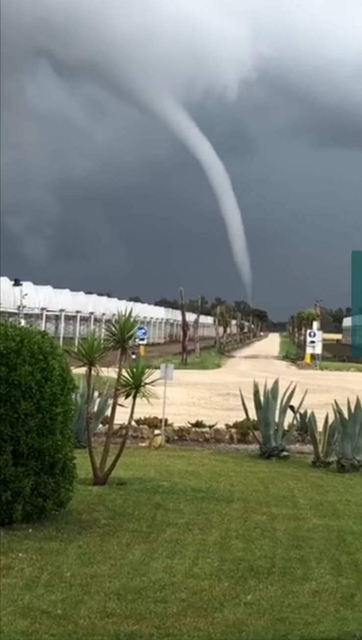 Maltempo, trombe d'aria sul litorale tra Fiumicino e Ladispoli