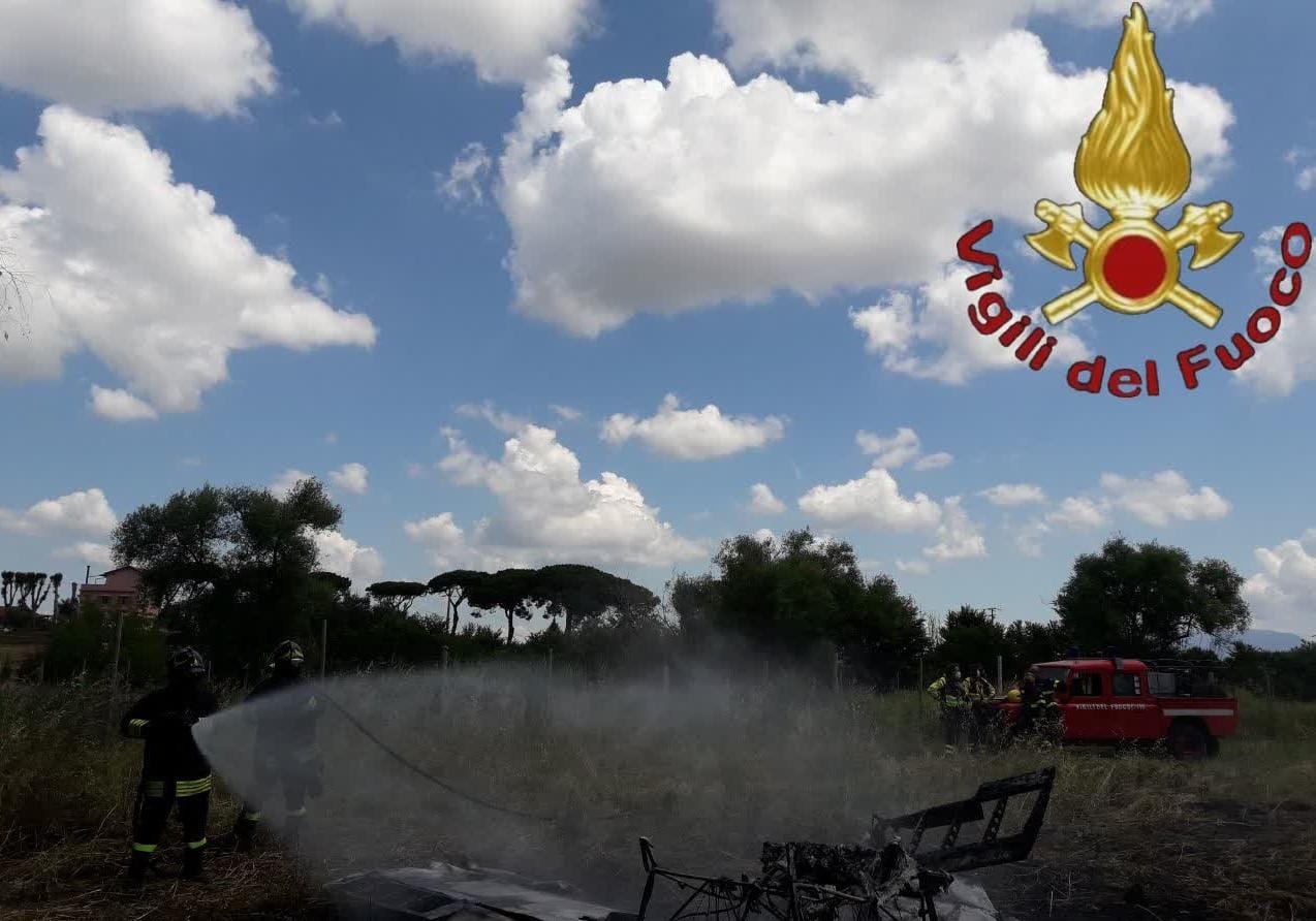 Roma, ultraleggero cade alla scuola di volo di Nettuno: morte 2 persone