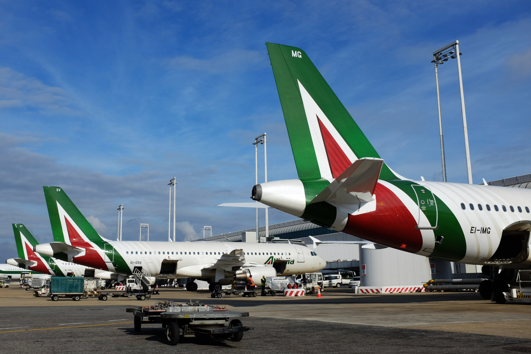 Trasporti, Alitalia riprende voli da Roma verso 12 nuove destinazioni