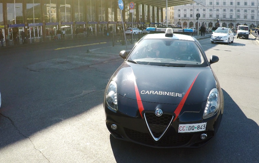 Roma, clienti nel locale e assembramento: chiuso fast food all'Esquilino