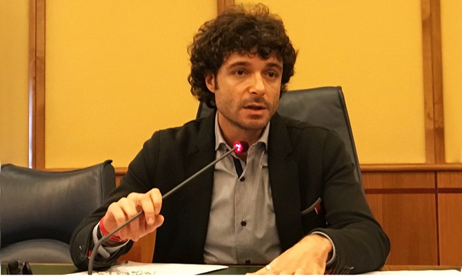 Lazio, Cacciatore lascia M5s: "Movimento ha perso la propria natura"