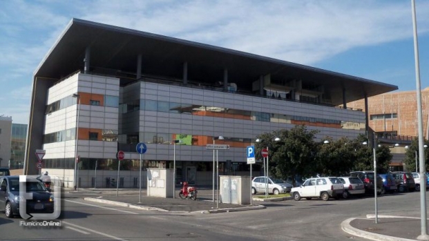 Coronavirus, positivo dipendente bistrot a Fiumicino: tamponi e isolamento per clienti