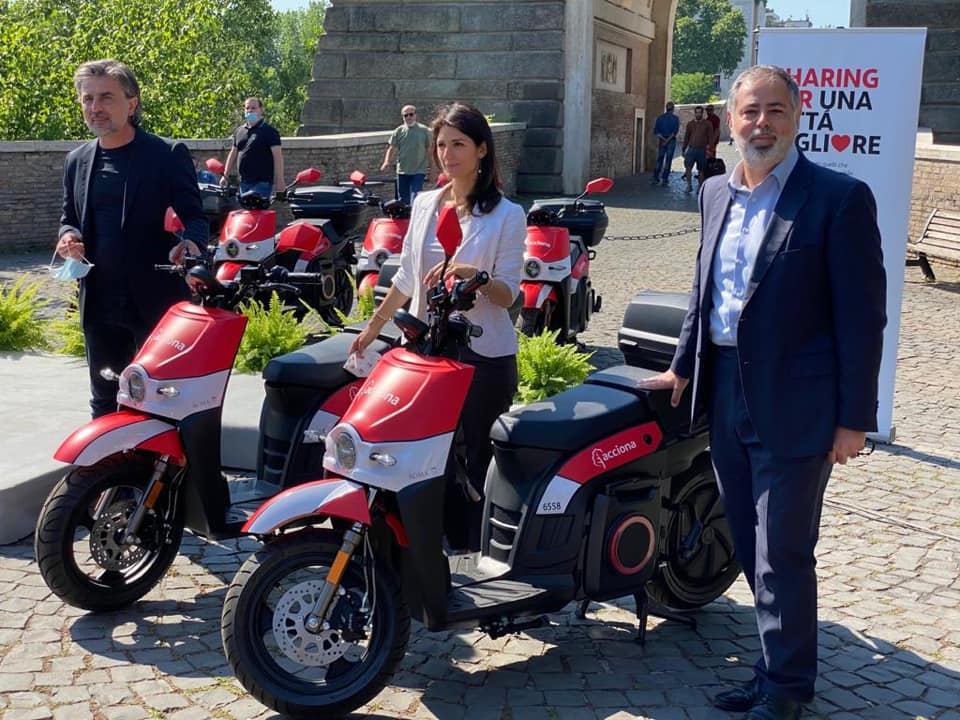 Sbarcano a Roma 500 scooter elettrici in sharing