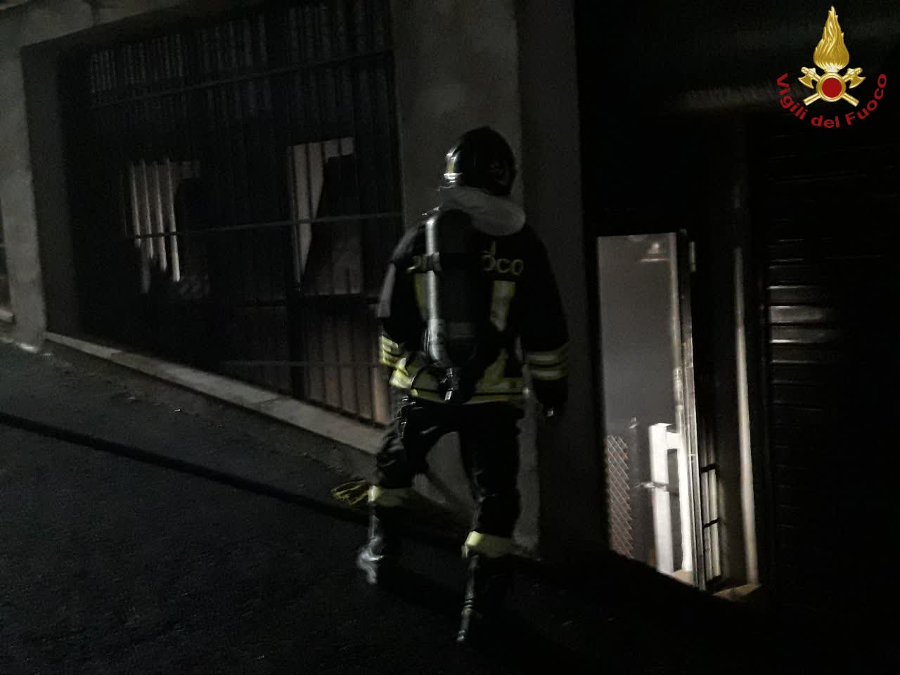 Centocelle, fiamme in palestra: ipotesi incendio doloso