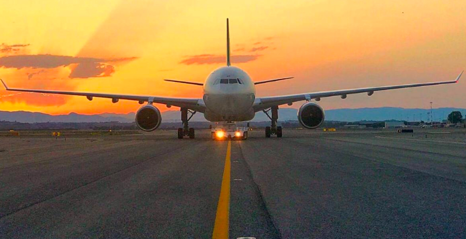 Volo cancellato e bimba di 13 mesi in aereo da sola, odissea per una famiglia in partenza da Roma