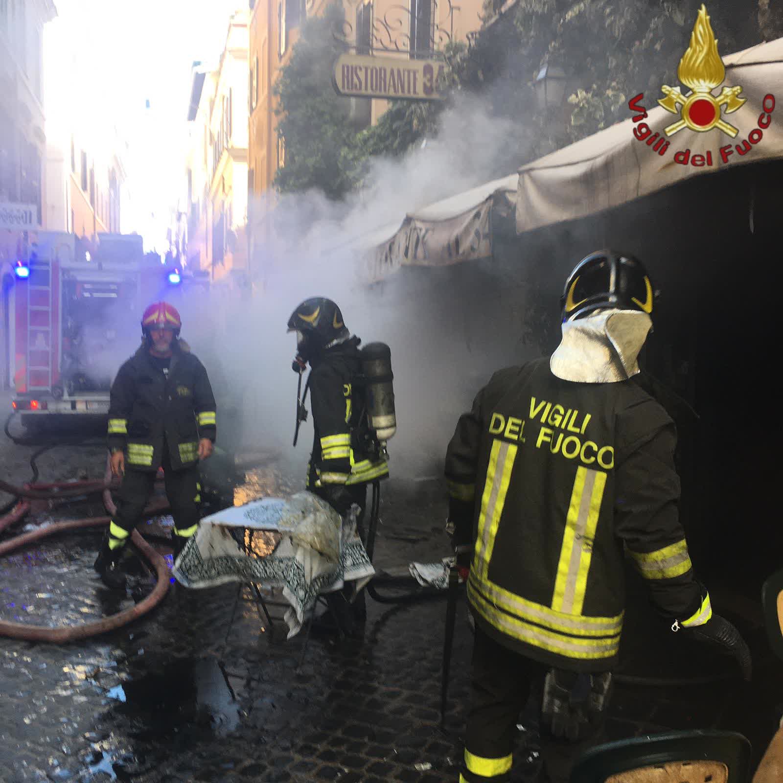 Roma, incendio nel ristorante "al 34" in via Mario de' Fiori: 2 intossicati