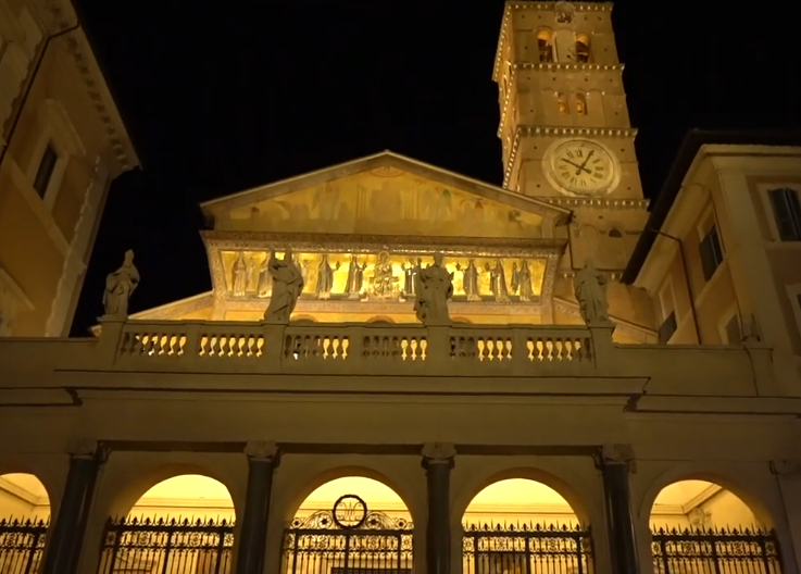 Roma, nuova illuminazione artistica di Santa Maria in Trastevere
