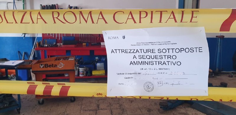 Boccea, titolare officina abusiva scarica per strada 4 fusti olio: 2 denunciati