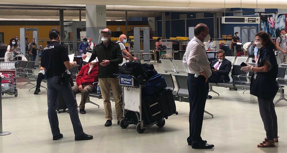 Covid, nel Lazio 14 casi: 9 dall'estero. Rimpatrio per bengalesi su volo dal Qatar