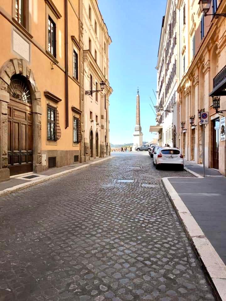 Roma, Raggi pubblicizza i lavori in via Sistina ma il Municipio la corregge: "Sono nostri"