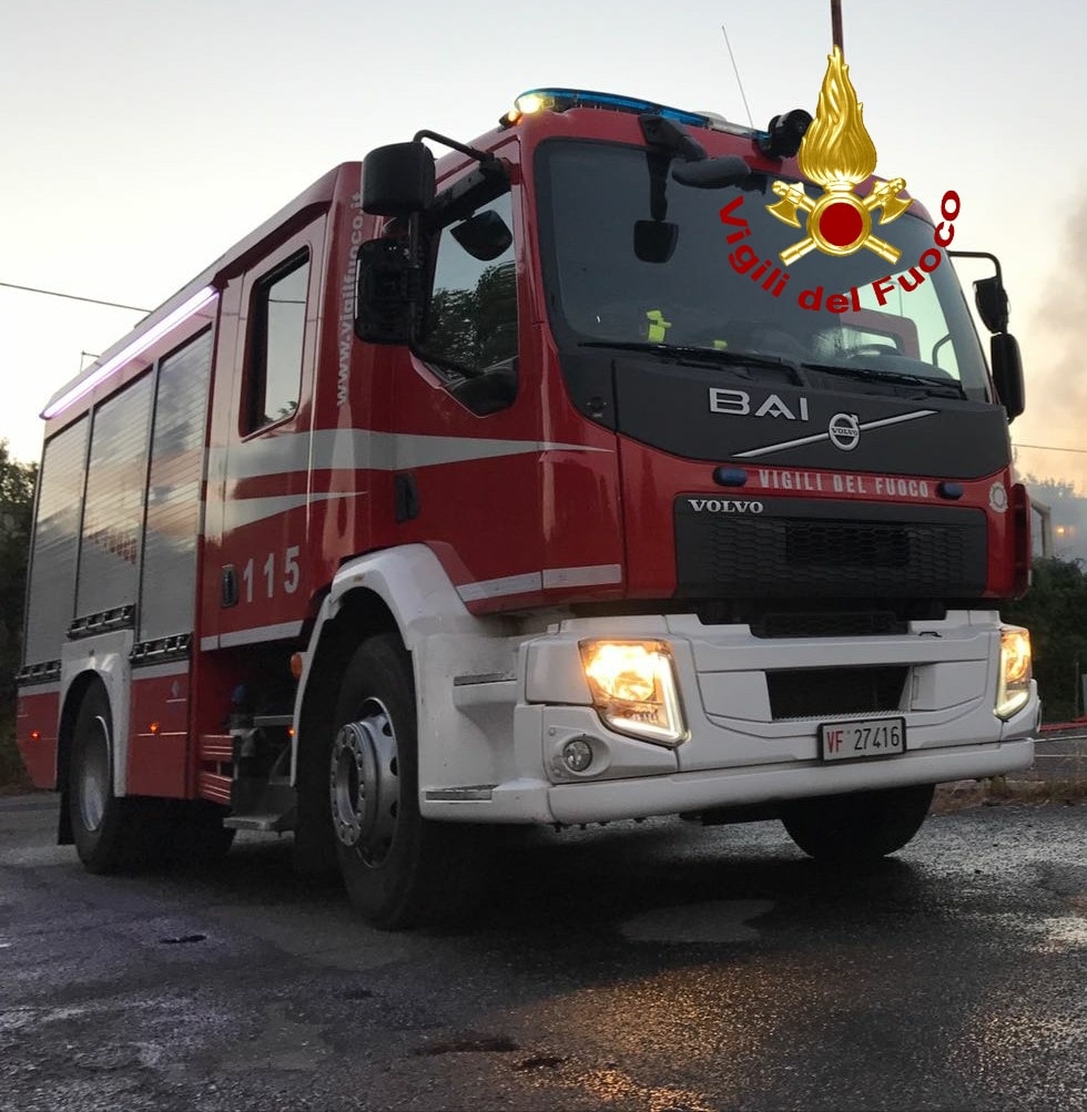 Roma est bersagliata dagli incendi: tre roghi in poche ore