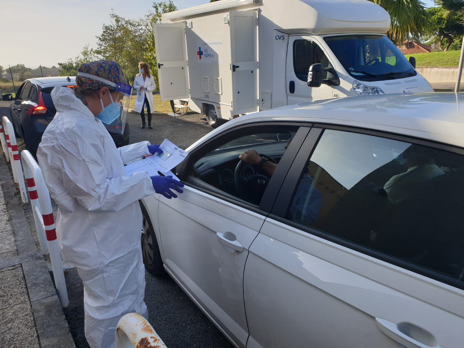 Coronavirus Lazio, iniziato potenziamento drive-in: priorità a tamponi rapidi
