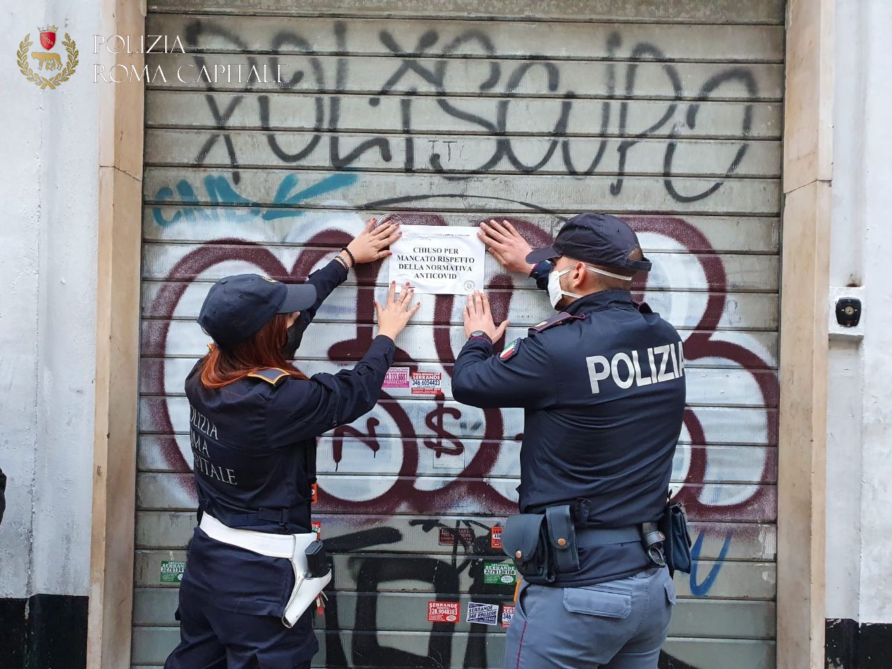 Covid, 12 persone in 30 mq senza mascherine: chiuso parrucchiere all'Esquilino