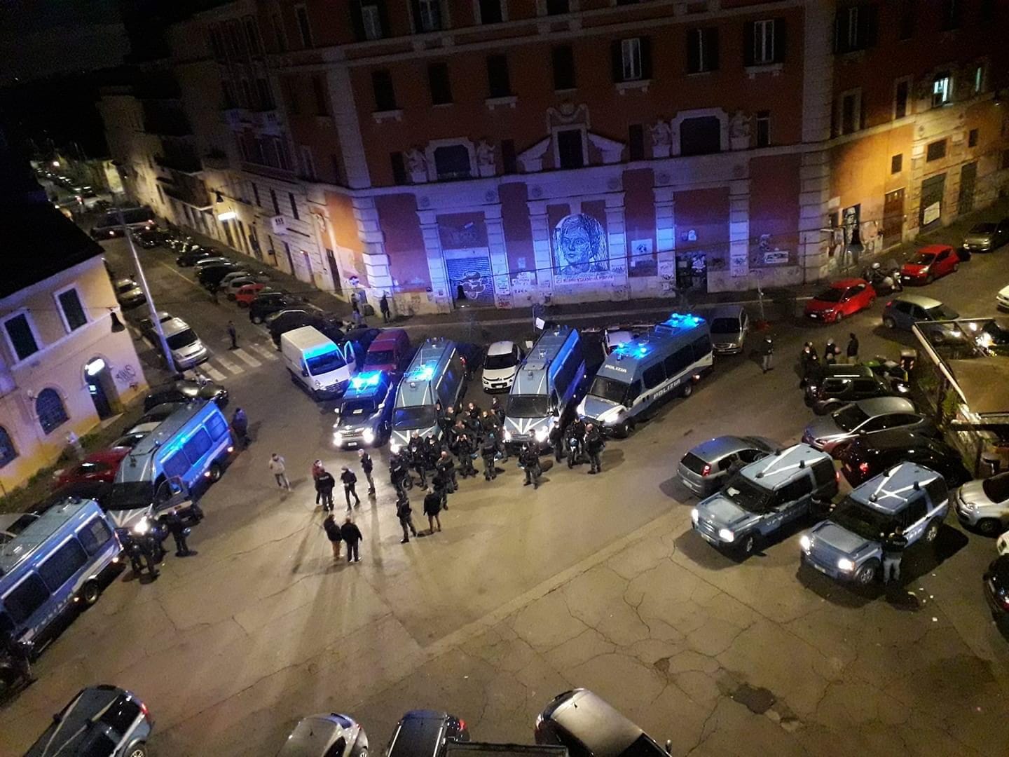 Roma, doppio blitz anti occupazioni: in corso sgombero ex Cinema palazzo e sede Forza Nuova