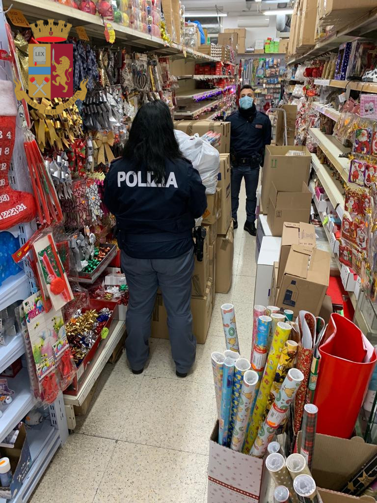 Fiumicino, sequestrati 480 kg di fuochi d'artificio: denunciati titolari negozio