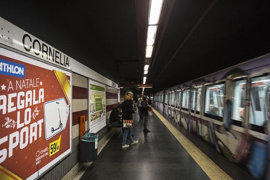 Roma, stop notturno della metro A: chiusura anticipata alle 21 e bus navetta
