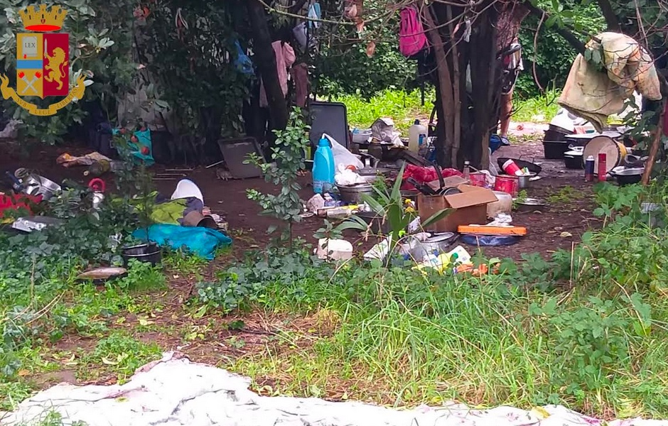 Roma, accampamento vicino ad asilo nido nella Riserva Naturale di Monte Mario: sgomberato