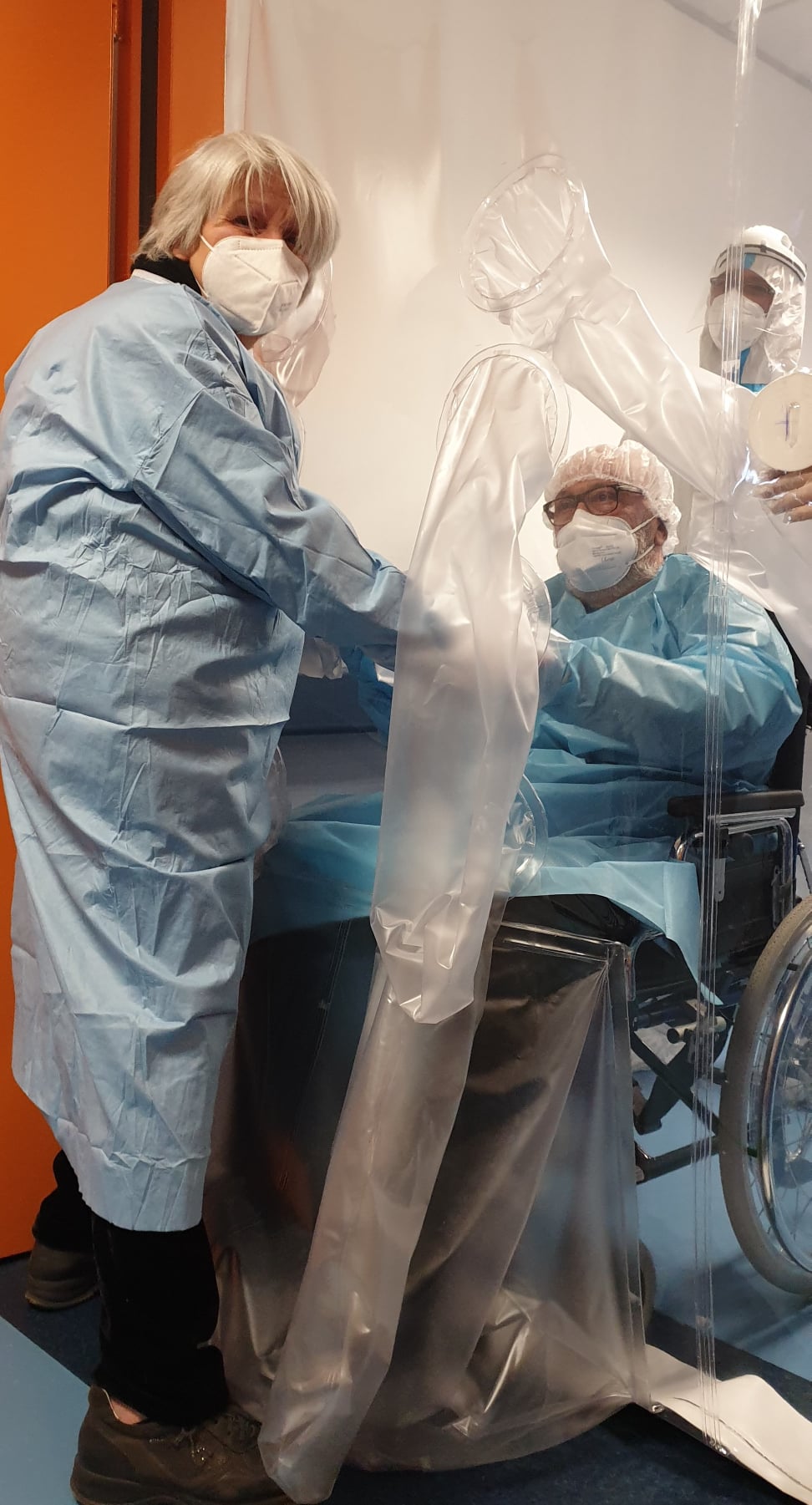 Covid, tenda degli abbracci all'ospedale dei Castelli: la prima nel Lazio