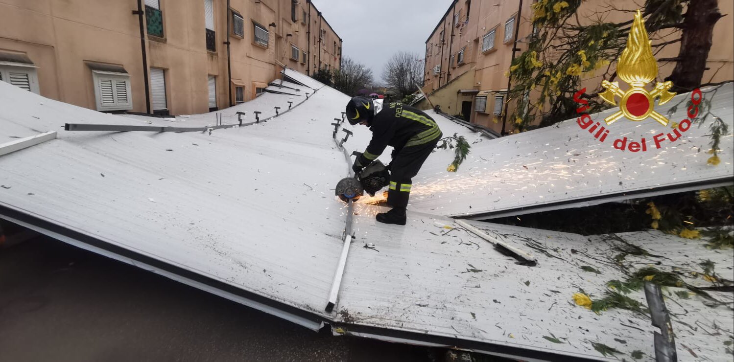 Maltempo Lazio, 15 evacuati a Corcolle per esondazione Aniene. Sopralluogo ad Ostia della Regione