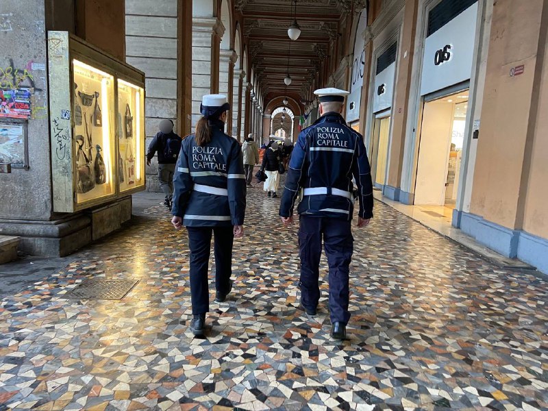 Roma, 20 senzatetto identificati a piazza Vittorio: offerta assistenza alloggiativa