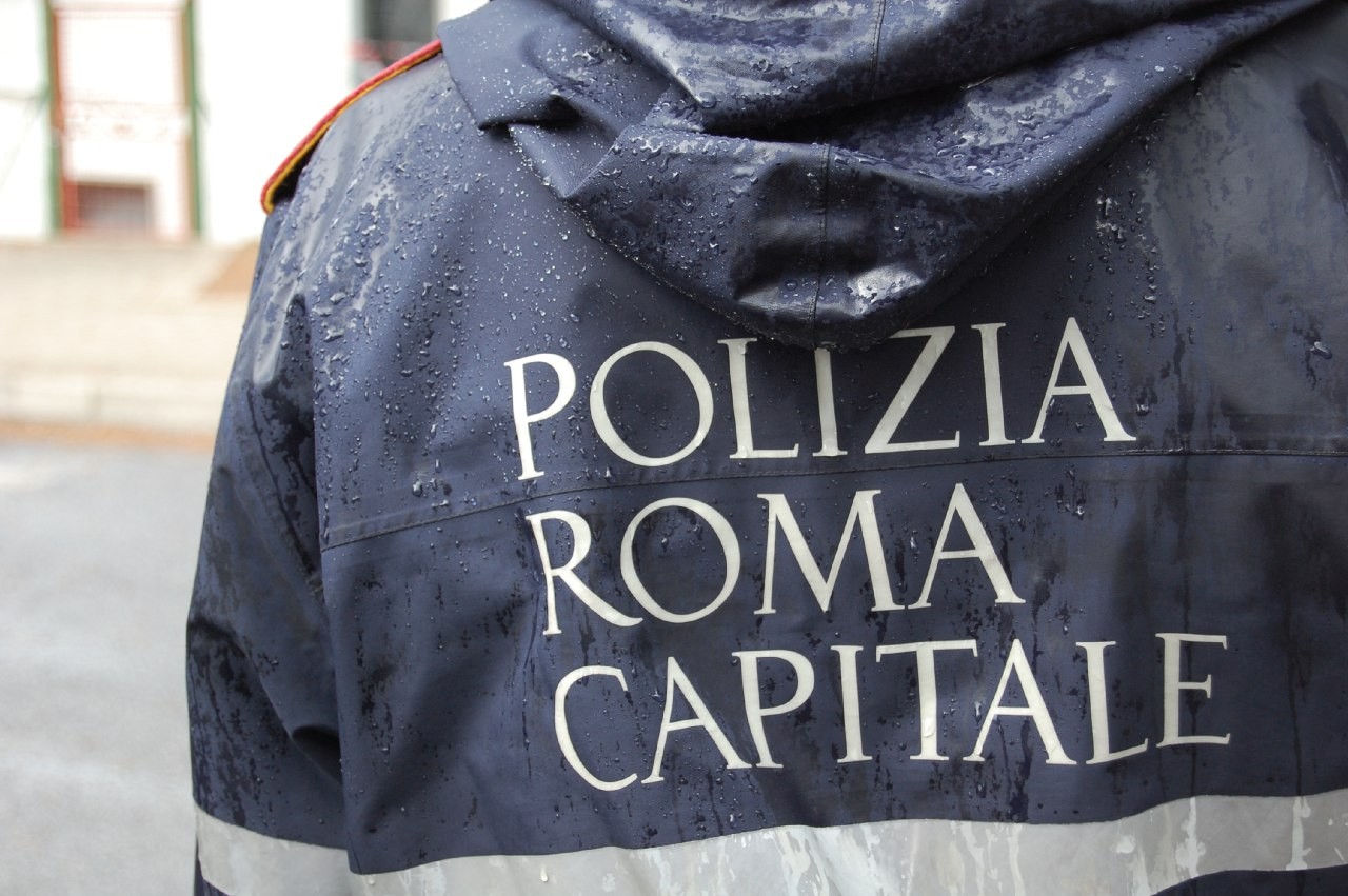 Polizia Locale, il sindacato contro burocrazia: "Riconsegna arma di servizio è follia"