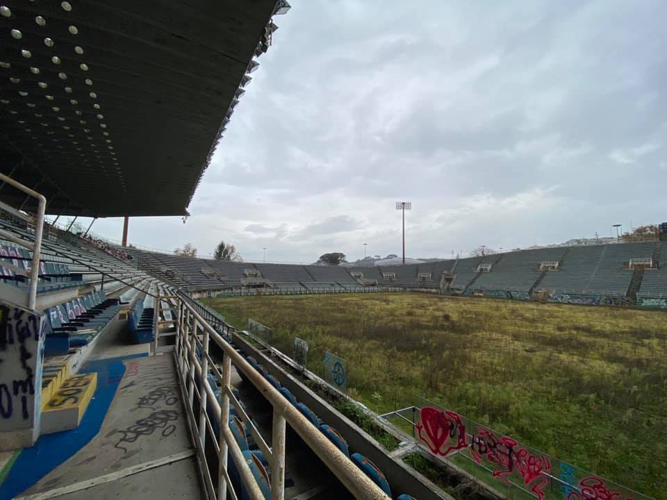 Tifosi della Roma scavalcano i cancelli del Flaminio per girare un video: 21 denunciati