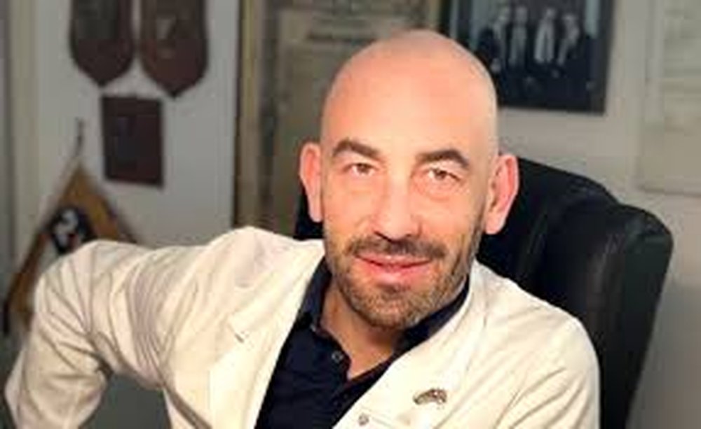 Vaccino, Bassetti: “Apriamo alle farmacie e ai medici di famiglia.Siamo in ritardo subito gli anziani”