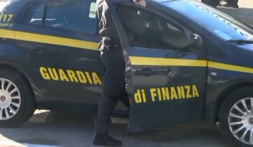 Mafia, riciclaggio e frode fiscale prodotti petroliferi: sequestro beni per 1 miliardo e 70 indagati