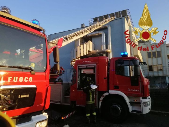 Roma, cade in un tombino di 3 metri: ferita 60enne