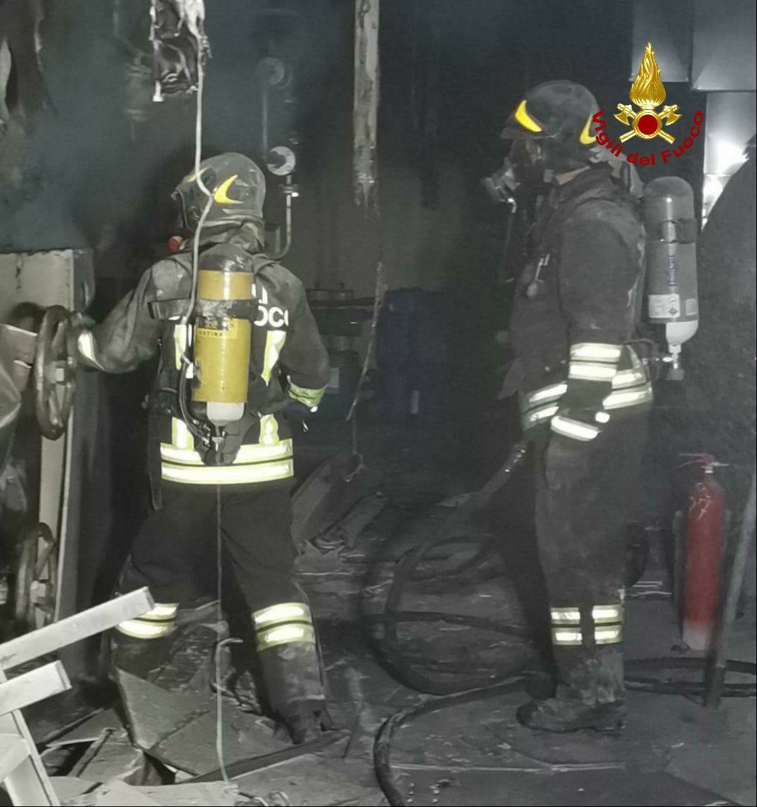 Latina, fiamme in azienda chimica per malfunzionamento caldaia: nessun ferito