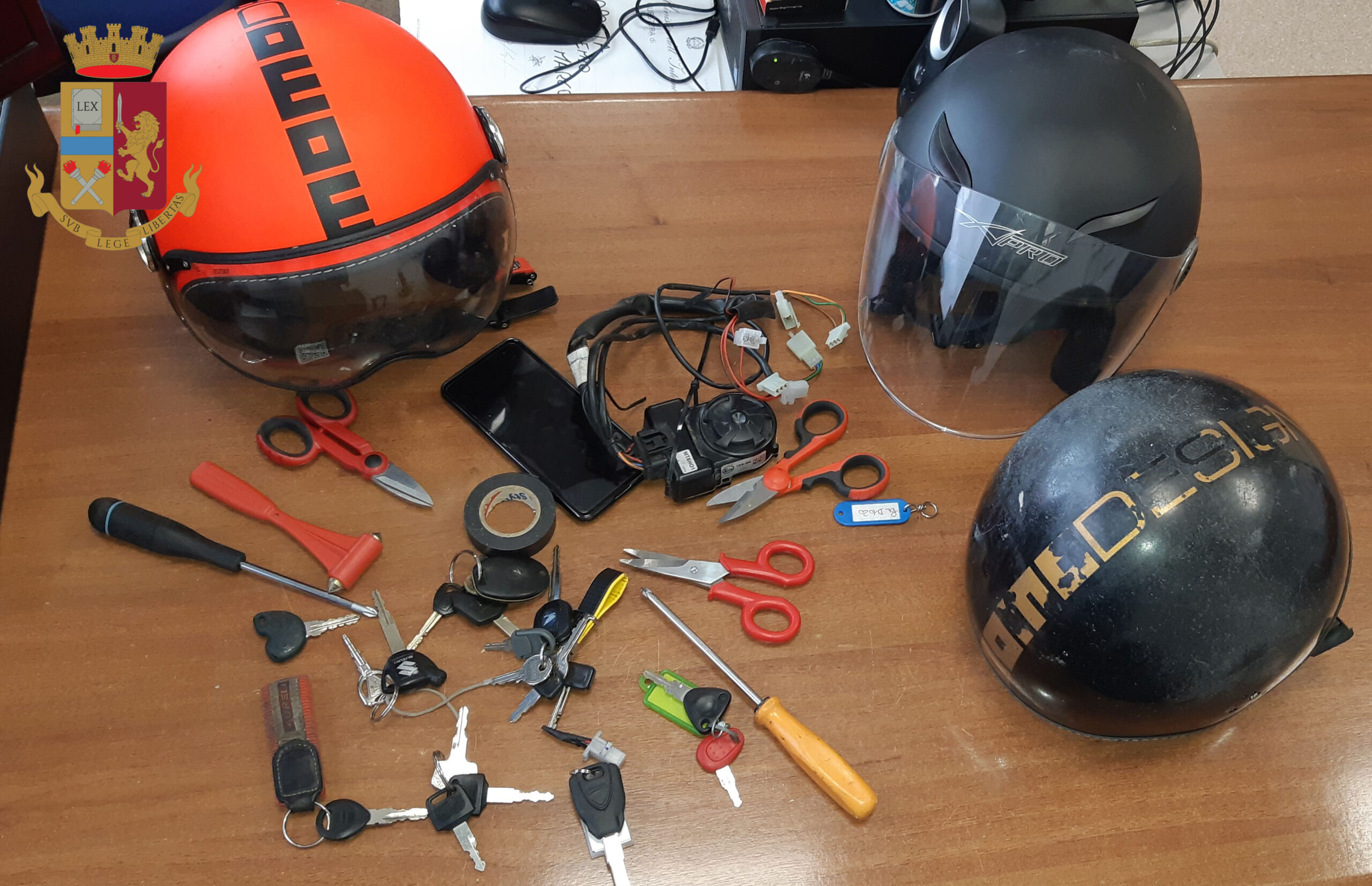 Roma, rubano scooter e li rivendono a pezzi on line: denunciati 2 ragazzi