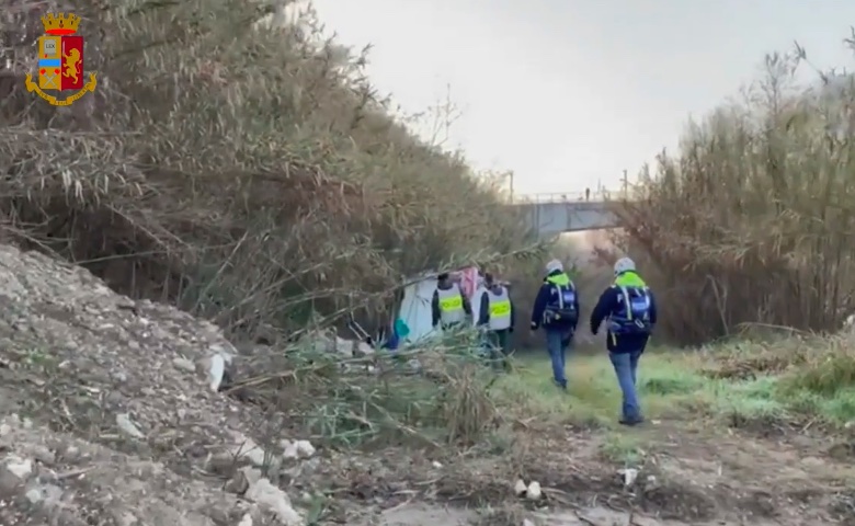 Roma, accampamenti abusivi sulle sponde del Tevere: trovato uomo scomparso