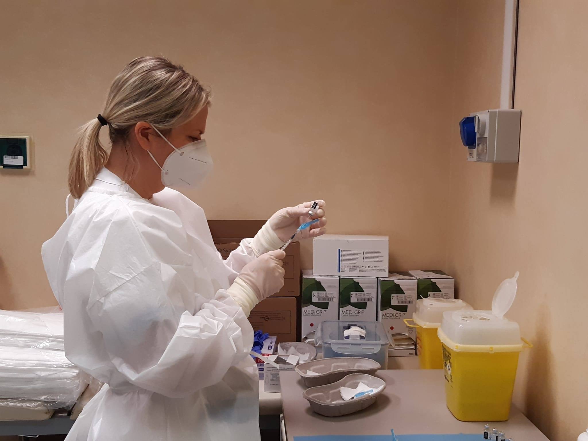 Covid Lazio, portale vaccinazioni in tilt: slitta alle 12 prenotazione per over 80