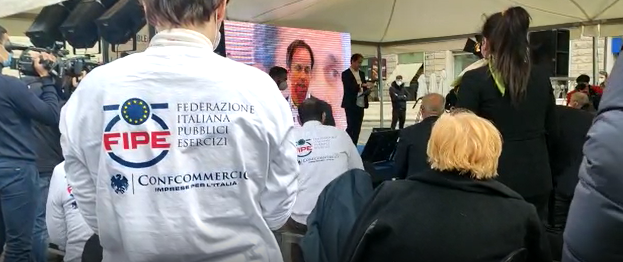 Roma, "Vogliamo riaprire in sicurezza". FIPE in piazza San Silvestro