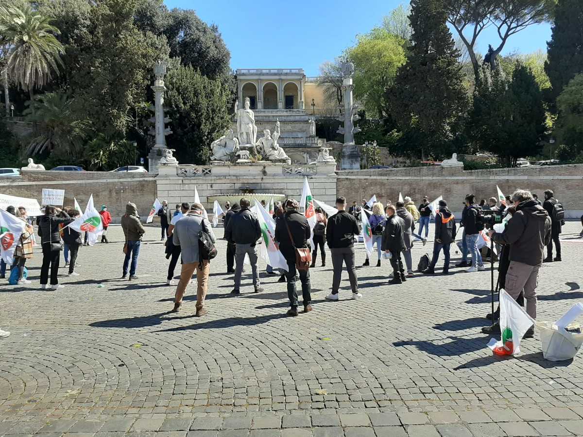 Roma, Autonomi e partite iva in piazza: "Sostegni adeguati, sospensione tasse e riapertura in sicurezza"