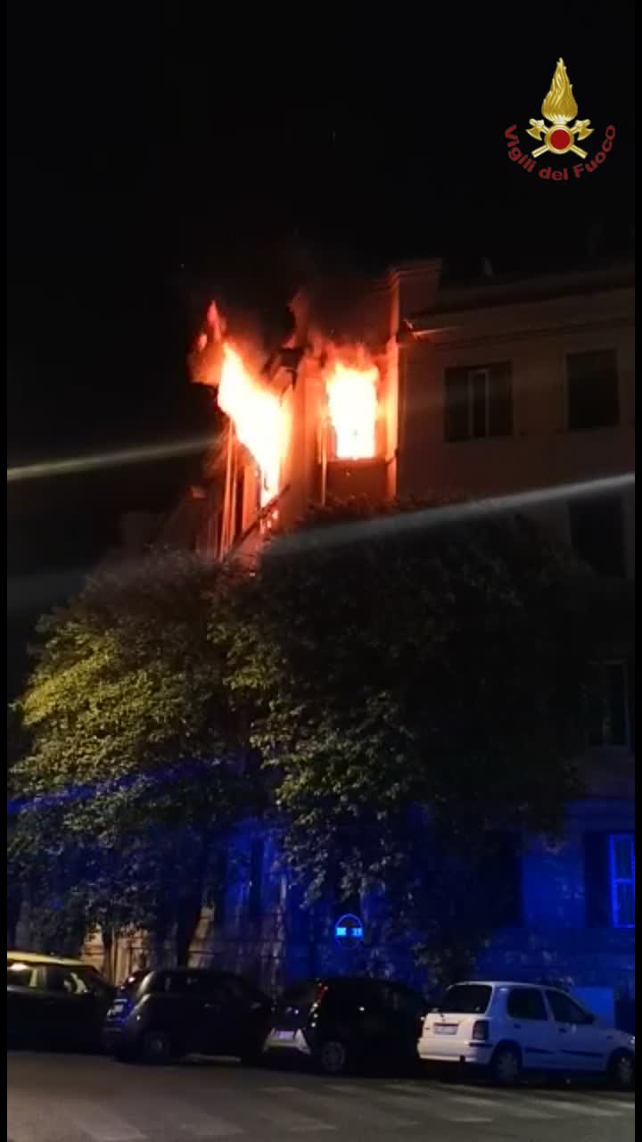 Roma, incendio in appartamento al Trionfale: donna salvata dalle fiamme