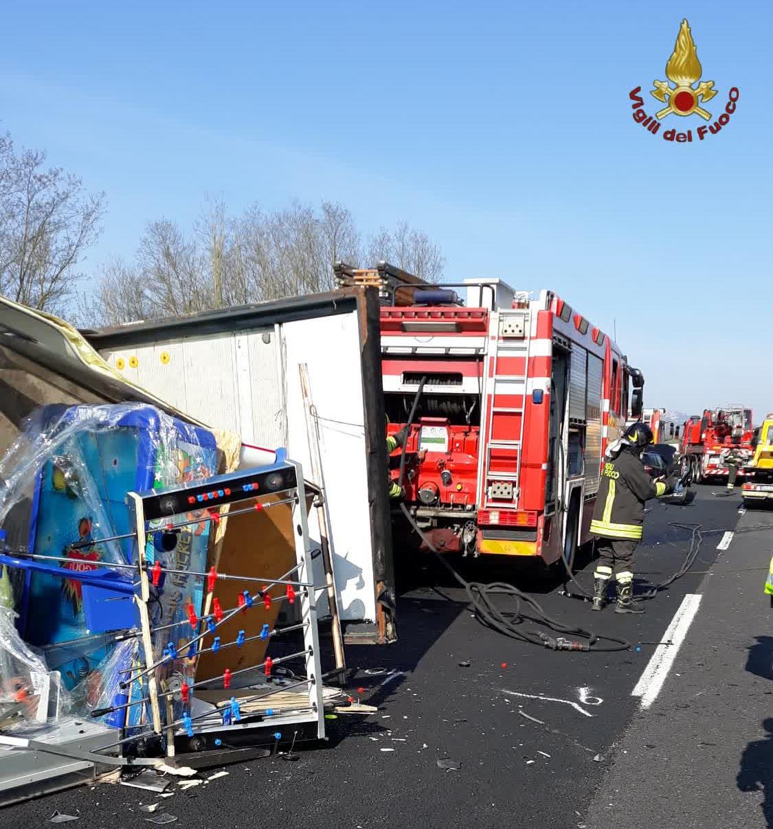 Maxi tamponamento su A1 a Valmontone: 4 feriti. Traffico bloccato con 3 km di coda