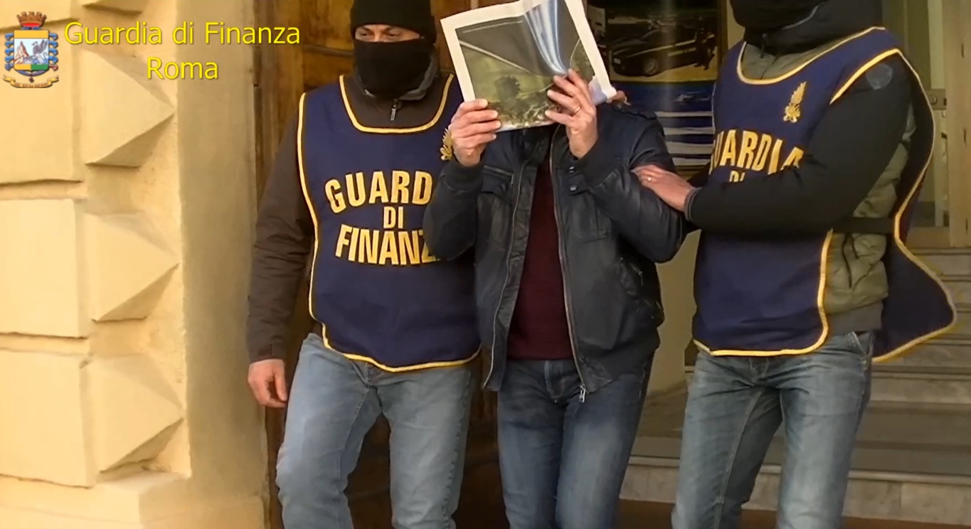 Ladri di case ai Castelli Romani: scoperta maxi truffa sui casolari della nobiltà romana