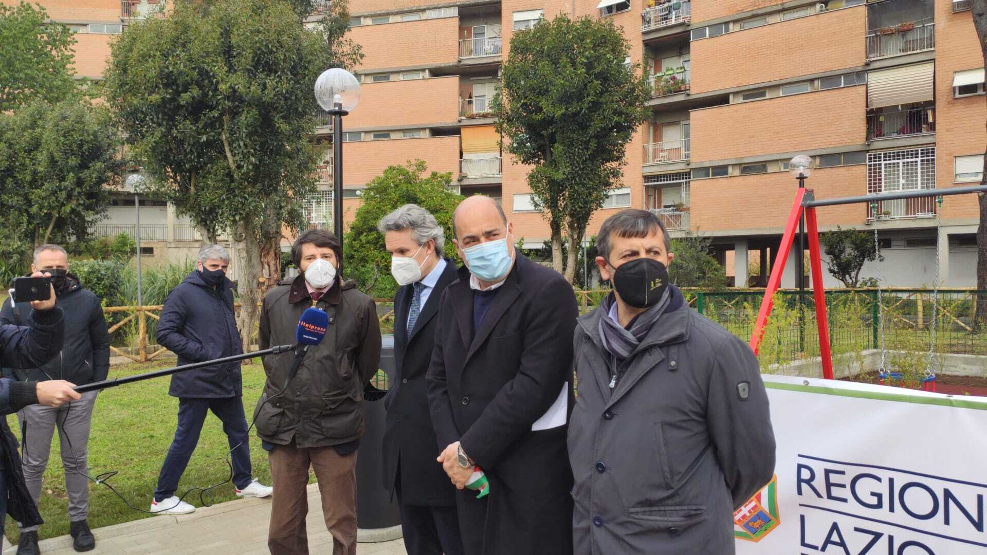 Prima Porta, Zingaretti all'inaugurazione dell'area verde al complesso Ater: "Svolta green"