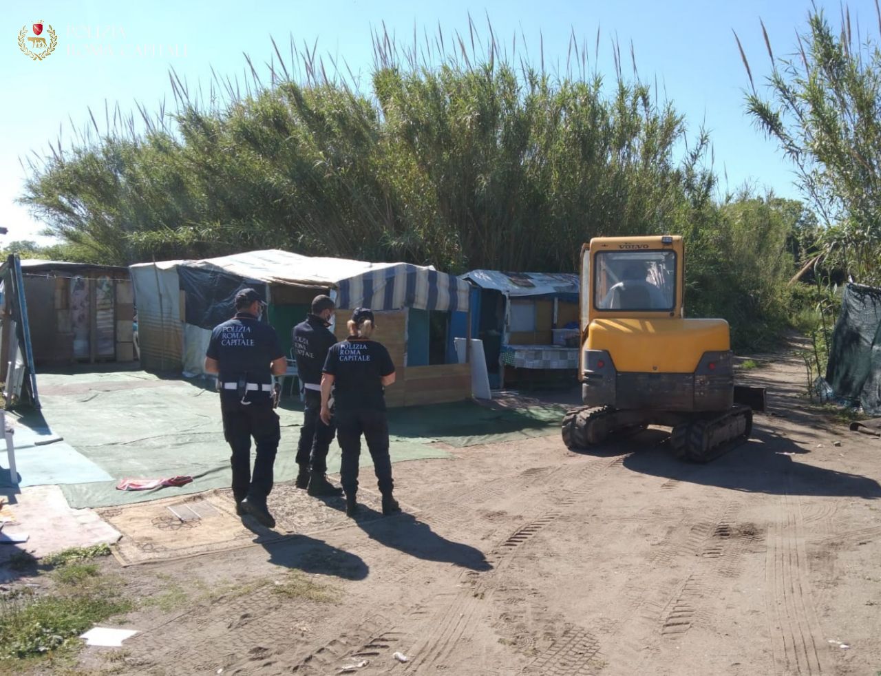 Ostia, al via sgombero accampamento abusivo all'Idroscalo: 22 baracche in area protetta
