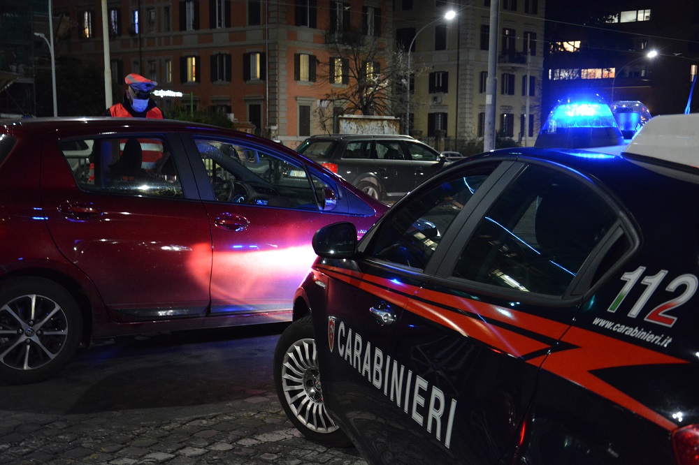 Rocca di Papa, nella notte gomme squarciate a 100 auto in sosta: indagini in corso