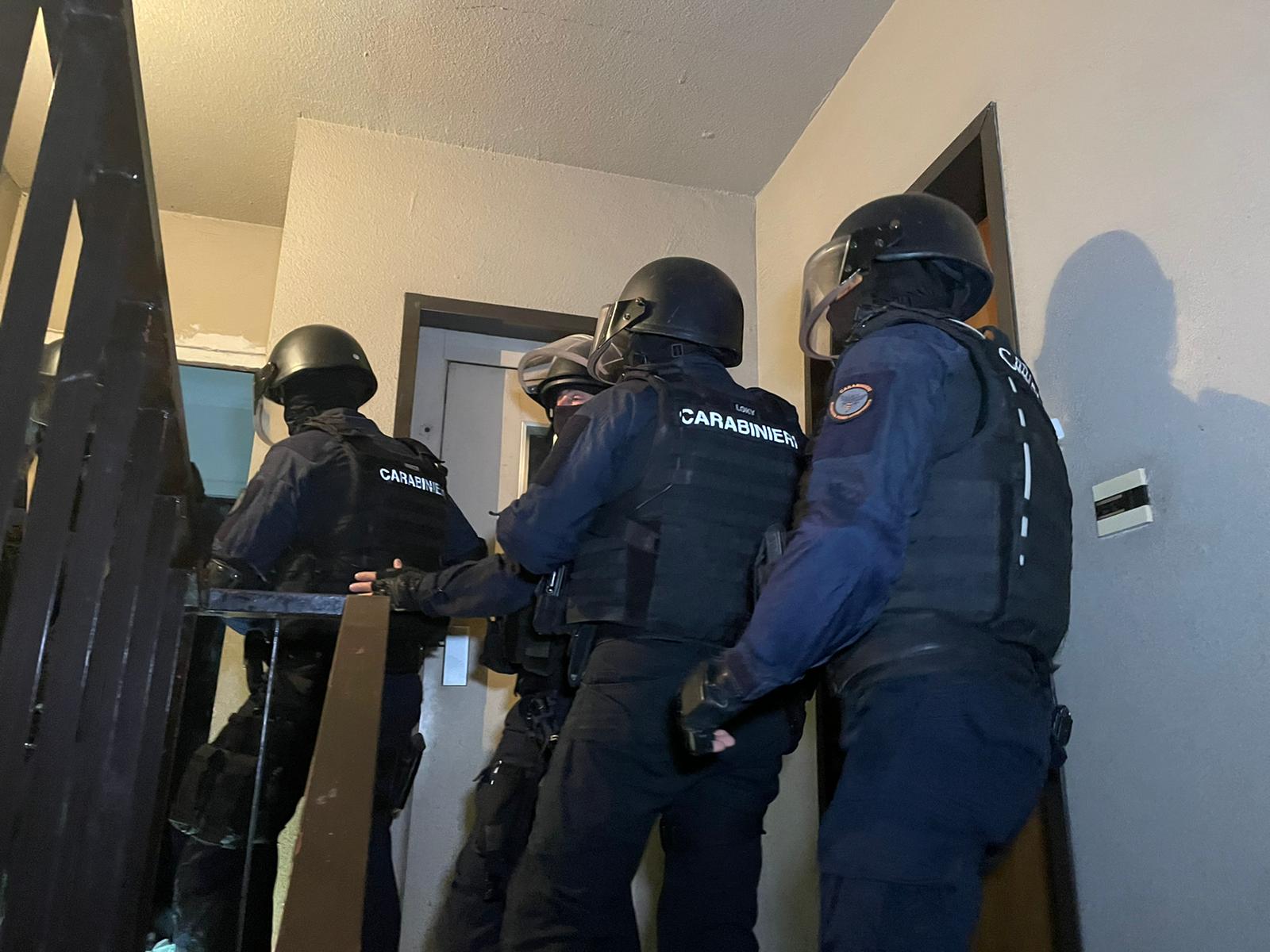 Roma, azzerata un'altra piazza di spaccio a Tor Bella Monaca: 21 arresti