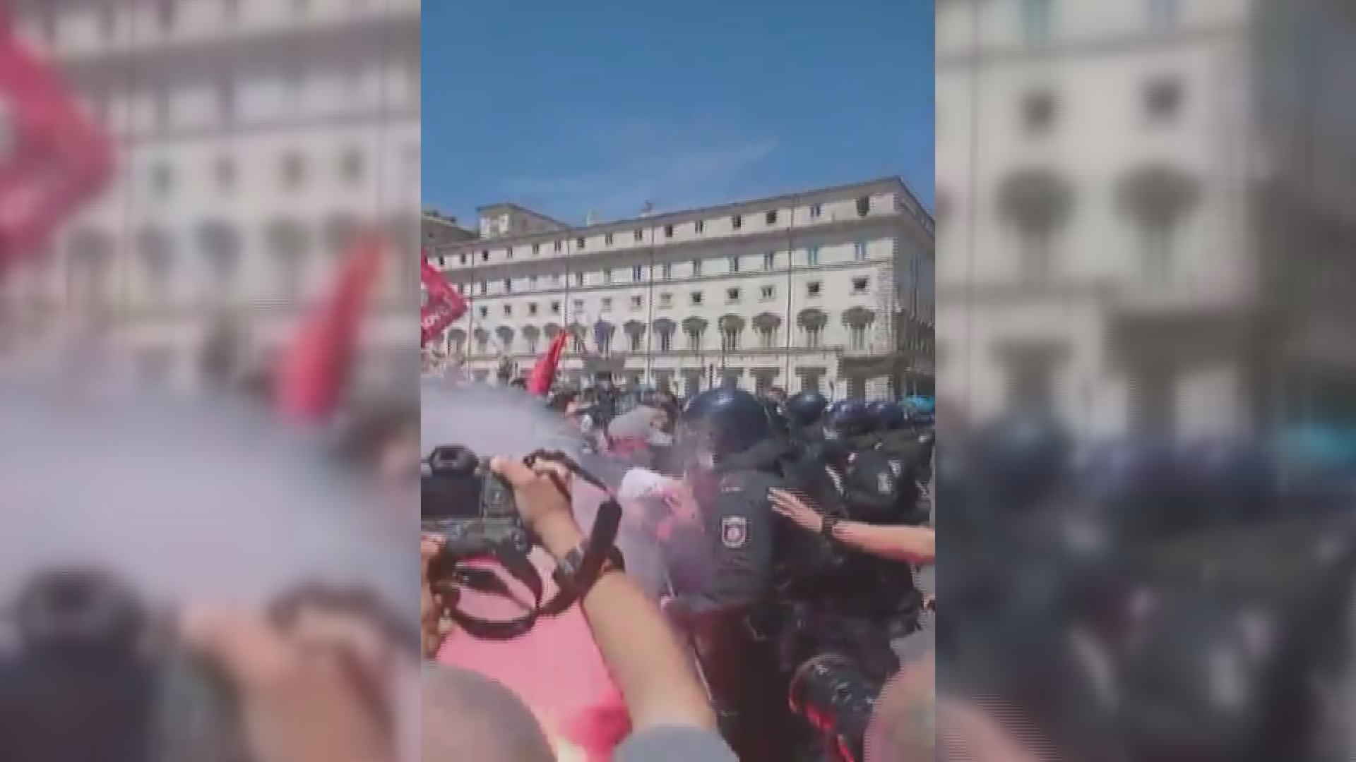 Roma, disordini in piazza Montecitorio durante sit-on di S.I. Cobas