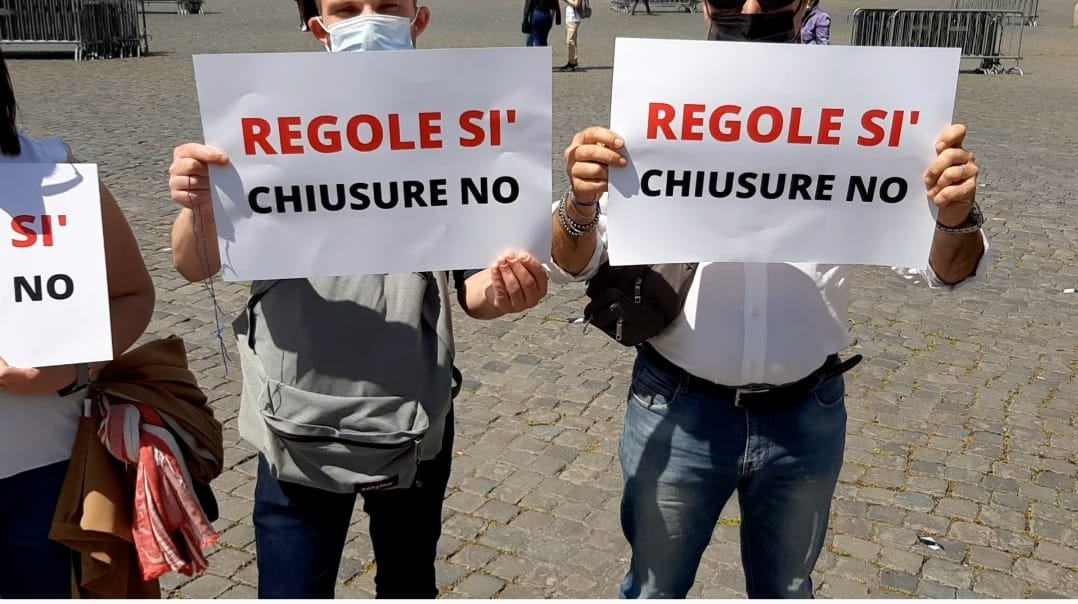 Roma, manifestazione centri commerciali contro le chiusure nel fine settimana