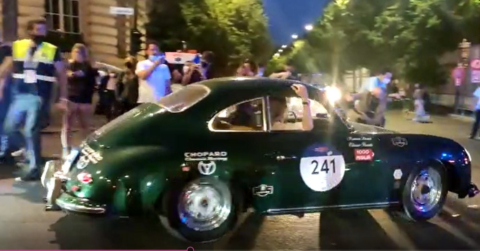 Roma, le Mille Miglia tornano a far sognare. L'entrata trionfale nella Capitale