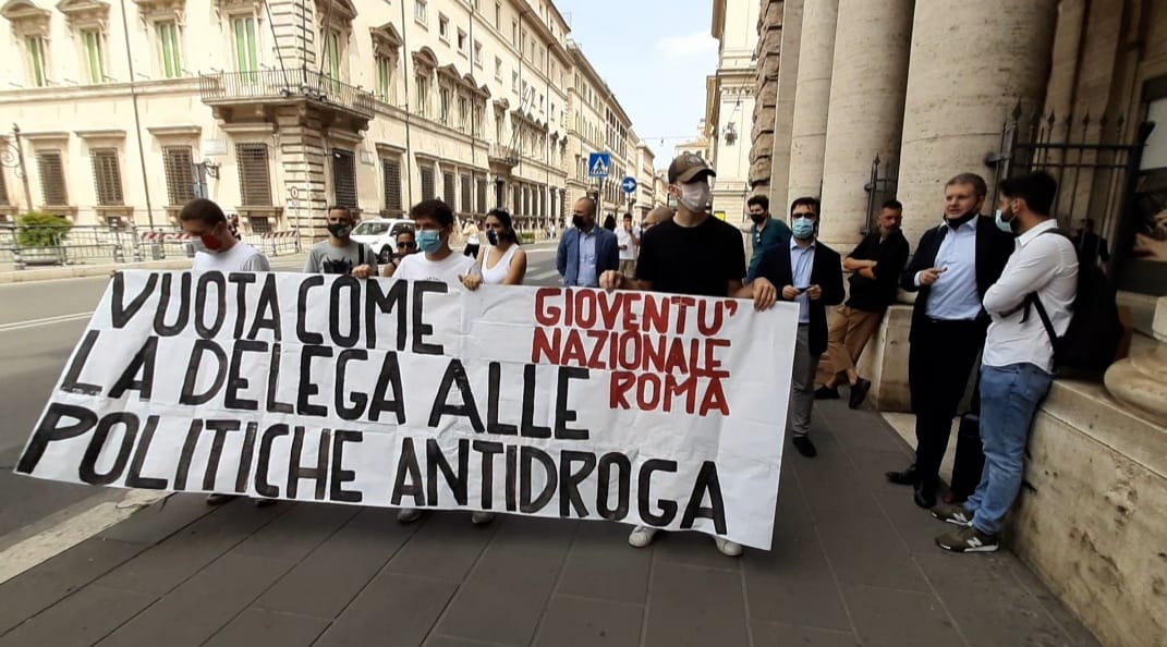 Roma, sit-in Fratelli D'Italia giornata contro la droga